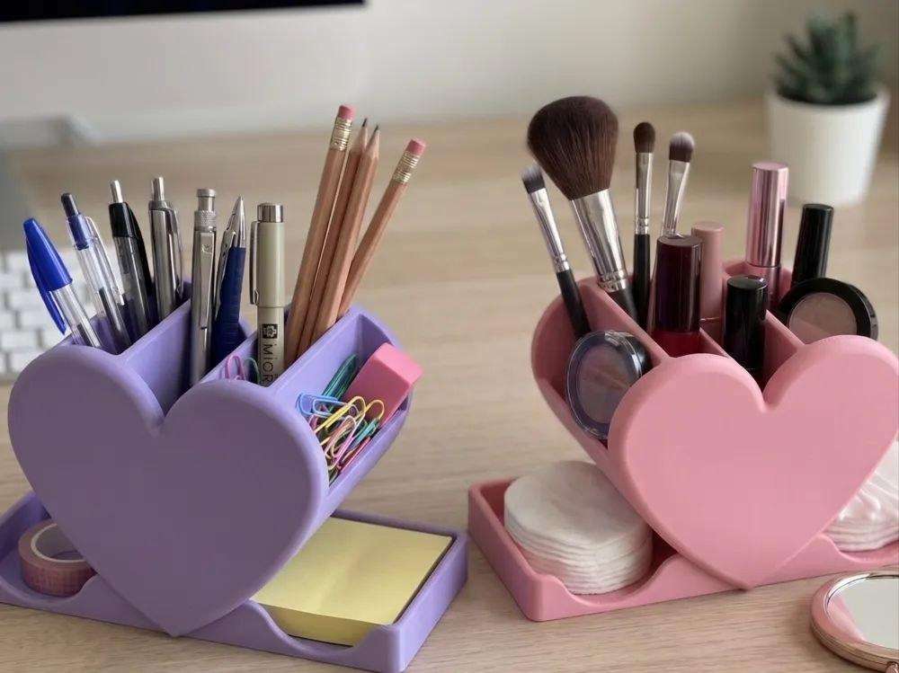 Heart-shaped organizer for cosmetics or office supplies