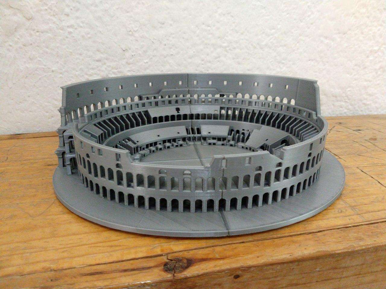 Roman Colosseum at a scale of 1:500
