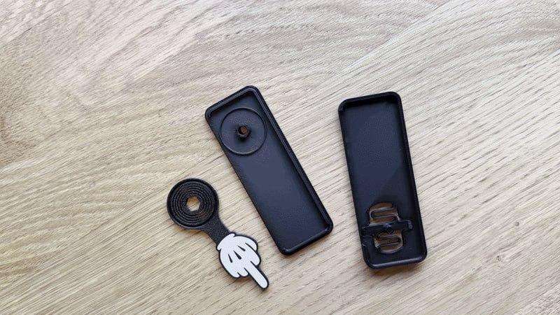 A clicker with a surprise: "Click here"