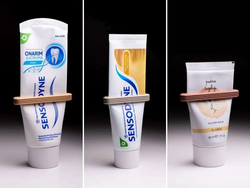 A squeezer for toothpaste tubes